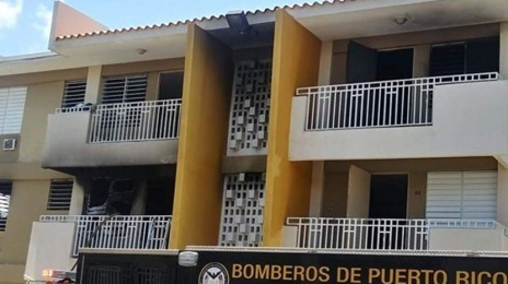  Cogen fuego dos apartamentos de residencial en Ponce 