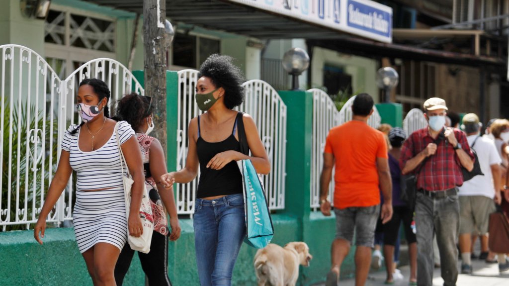  La pandemia roza los 27 millones de casos globales y supera las 880.000 muertes 