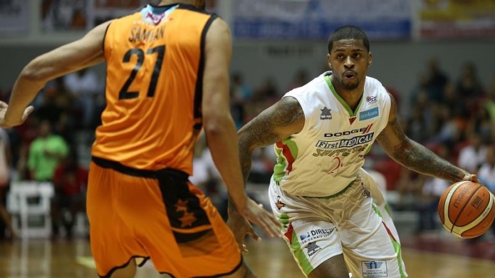 Santeros vencen a los Brujos y quedan cerca de asegurar el primer lugar en la fase regular