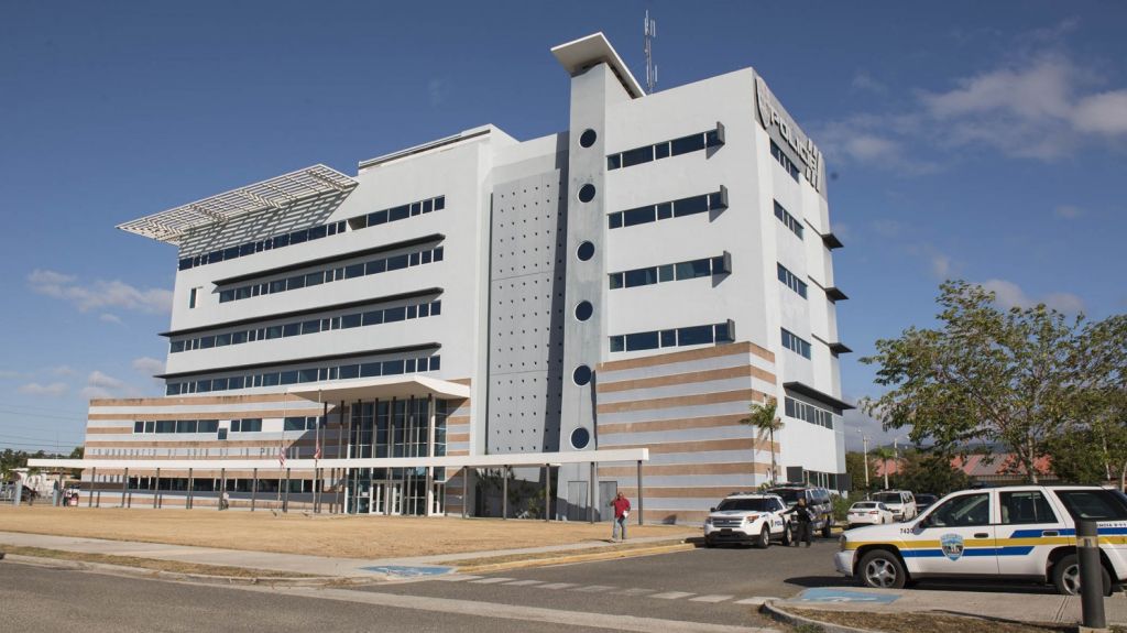  Polic&iacute;a reubica comandancia de Ponce como medida preventiva ante da&ntilde;os en la estructura 