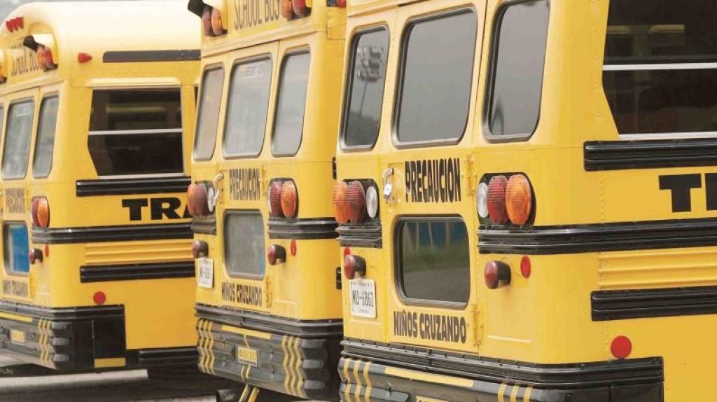  Municipio de Caguas interrumpe transporte escolar ante cierre total de la carretera PR-765 