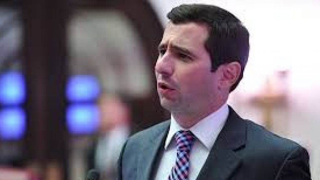  Senador propone evaluar legalizaci&oacute;n y regulaci&oacute;n de apuestas sobre eventos deportivos 