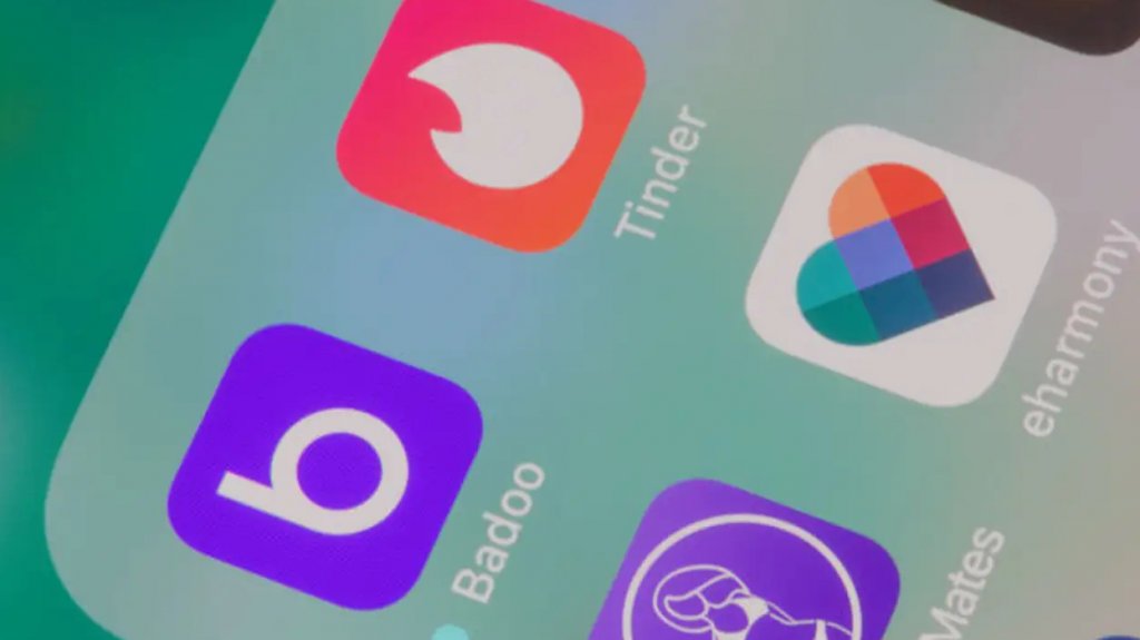  Hombre en Aguadilla conoce una mujer en Badoo, le muestra el &ldquo;piruli&rdquo; por cam y ella le pide dinero pa no publicar el video 
