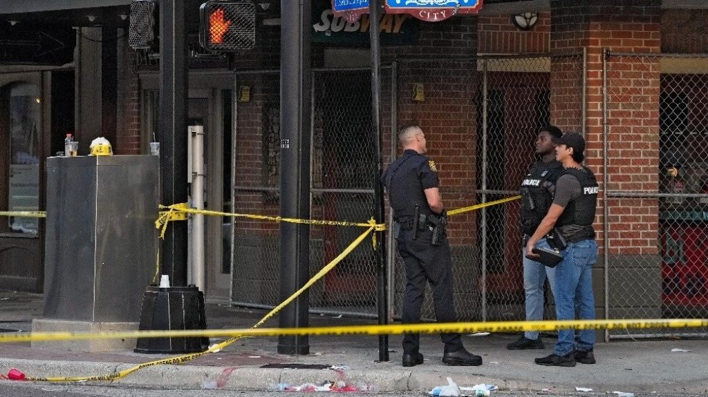  Captan en video momento de Tiroteo en fiesta de halloween en Tampa, Florida, al menos 18 heridos y 2 muertos 
