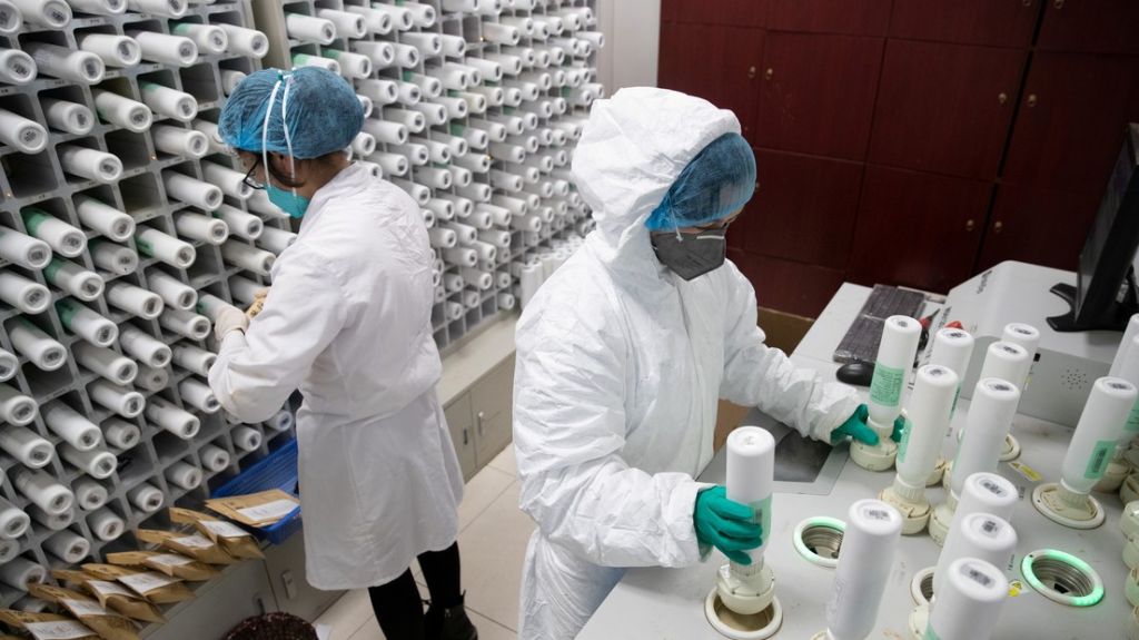  EE.UU. desperdicia "el tiempo valioso que China ha ganado!": Pek&iacute;n arremete contra Washington por su ret&oacute;rica "racista" del coronavirus 