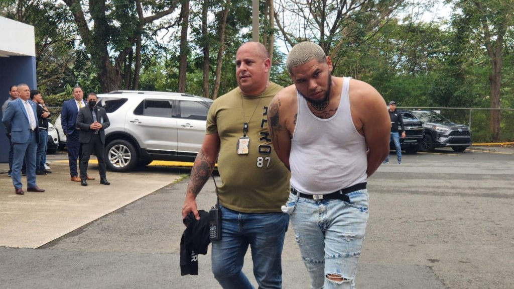  Arrestan a &ldquo;El Mono&rdquo; en medio de operativo en residenciales de San Juan 