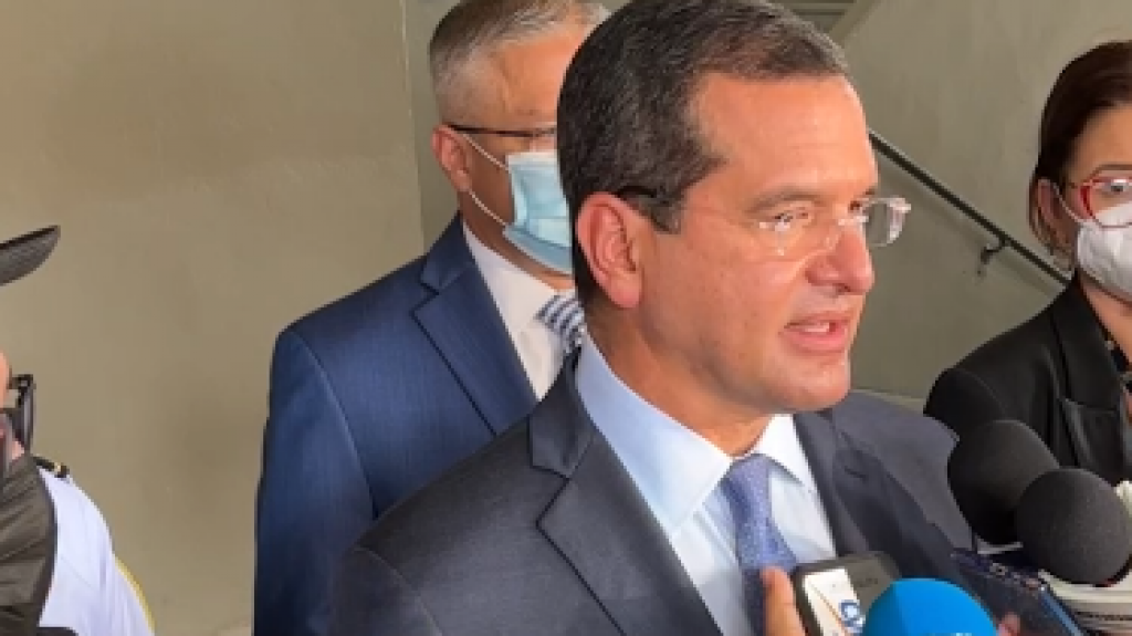  En la mira del gobernador cambios a aeropuertos, restaurantes y barras por COVID 