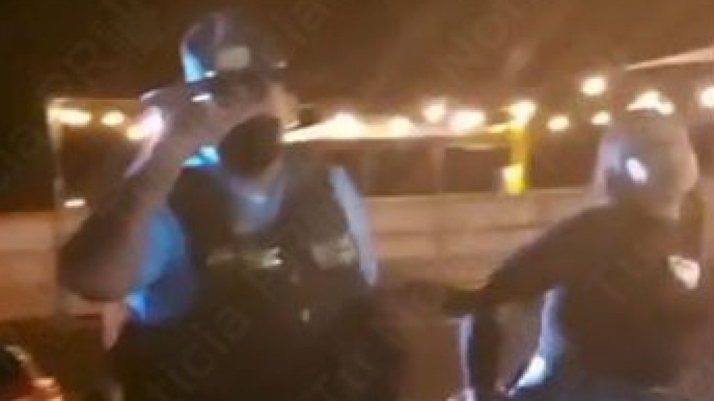  Video: Es empleada del correo en Bayam&oacute;n mujer arrestada por ponerse guapa en negocio de Toa Alta 