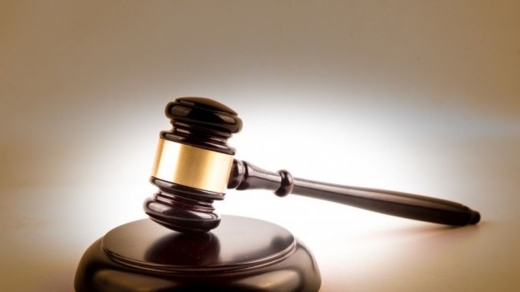  Someten cargos en ausencia contra acusado de cometer carjacking en Bayam&oacute;n 