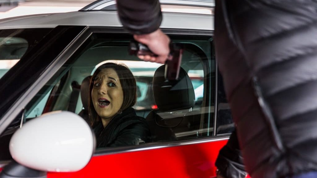 Le hacen carjacking a mujer en Manat&iacute; 
