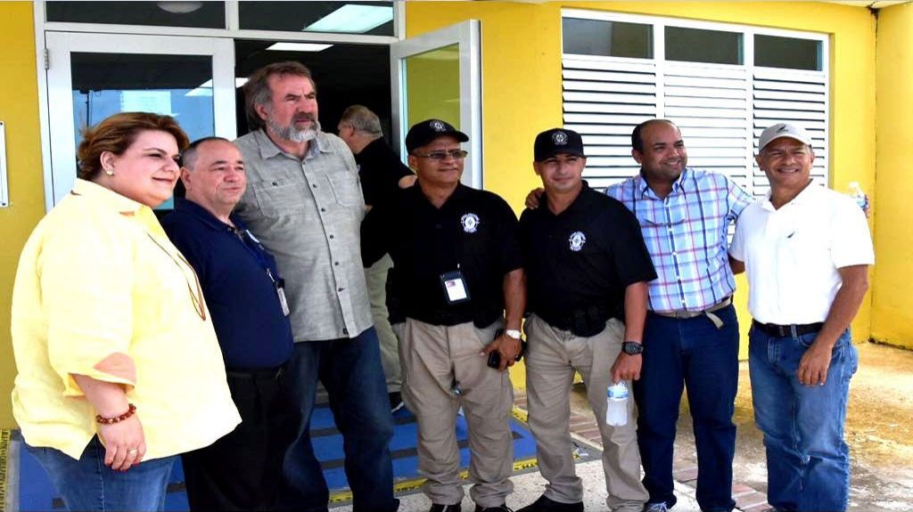  Comisionada residente recorre junto a congresistas zonas afectadas por el hurac&aacute;n en Humacao 
