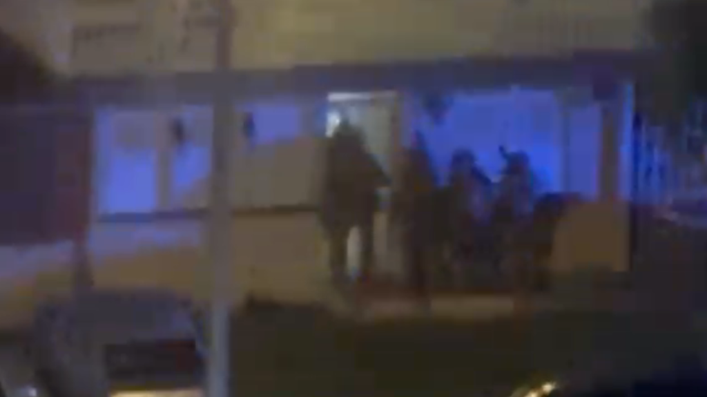  Video: Llegan los Federales a &ldquo;Tumbar&rdquo; puertas temprano en Trujillo Alto 