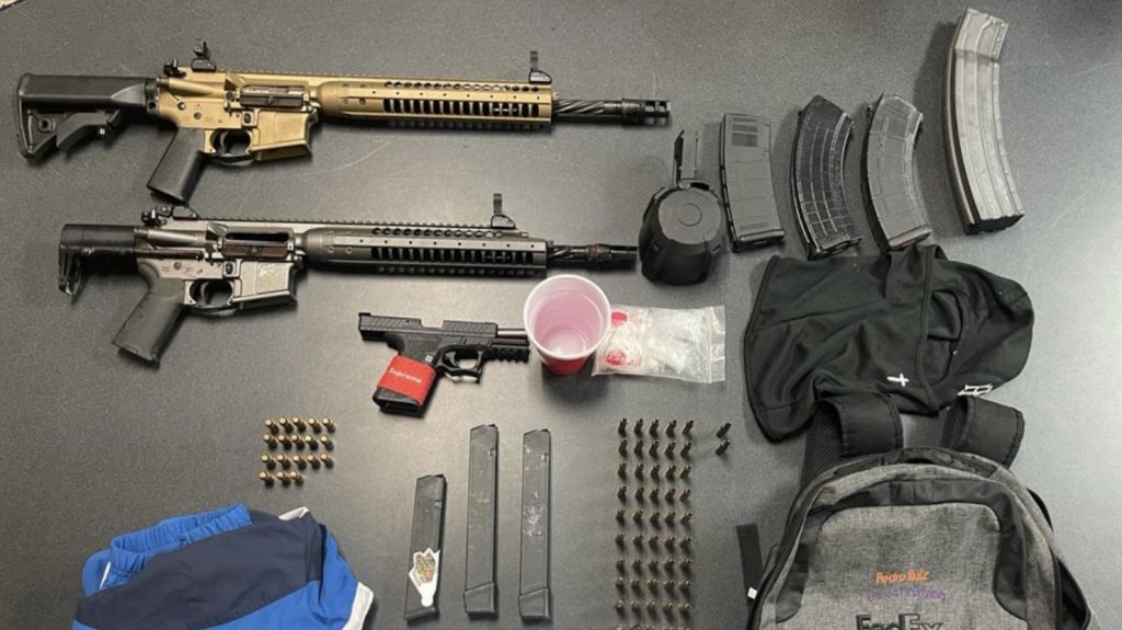  Recupera veh&iacute;culo robado y arresta a sospechoso armado en Juana D&iacute;az 