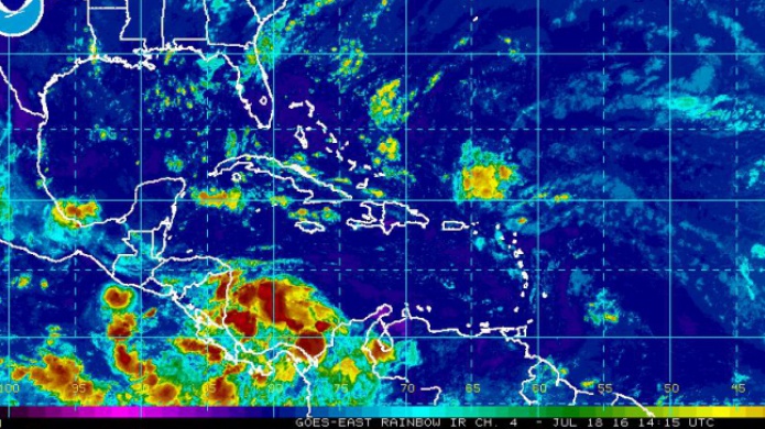 Vaguada al Noreste de P.R., mientras una Onda fortalecida se mueve por el AtlÃ¡ntico Central...