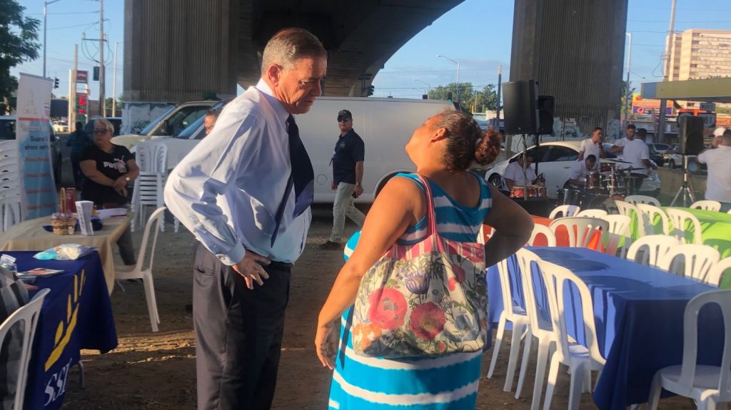  Coordina senador Neumann servicios para dar techo seguro apersonas sin hogar 