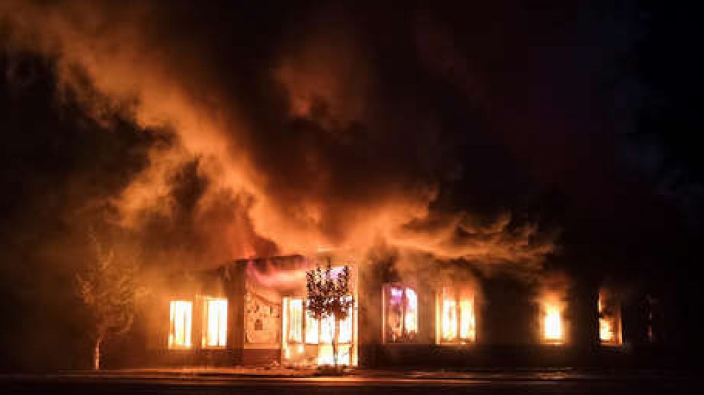  Explosiones sacuden Stepanakert, capital de Nagorno-Karabaj, tras ataques con misiles de Azerbaiyán y enfrentamientos con la utilización de artillería entre los ejércitos azerbaiyano y armenio 