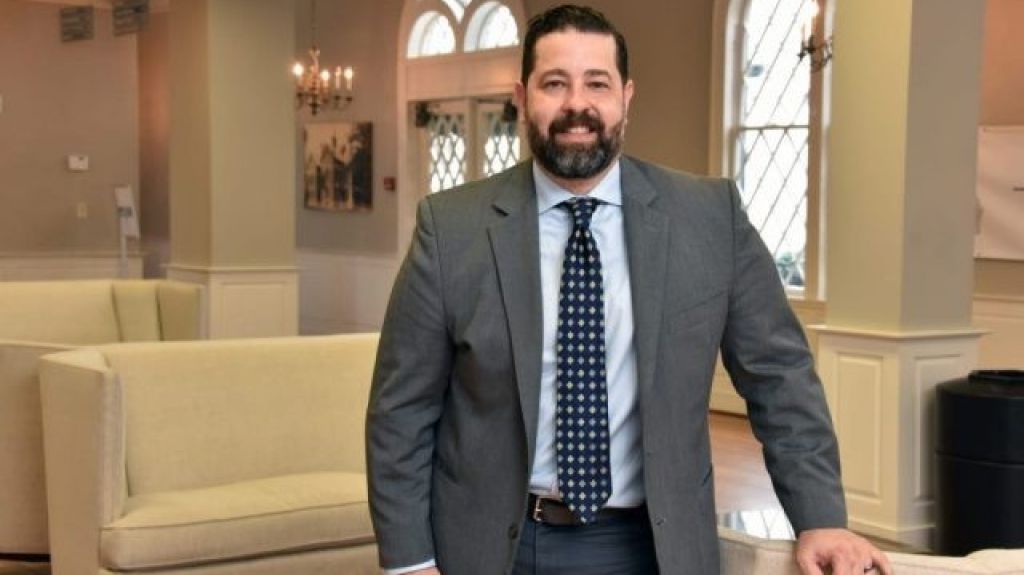  ¿Quién es el doctor Alejandro Báez, el nuevo asesor del Poder Ejecutivo en salud pública? 