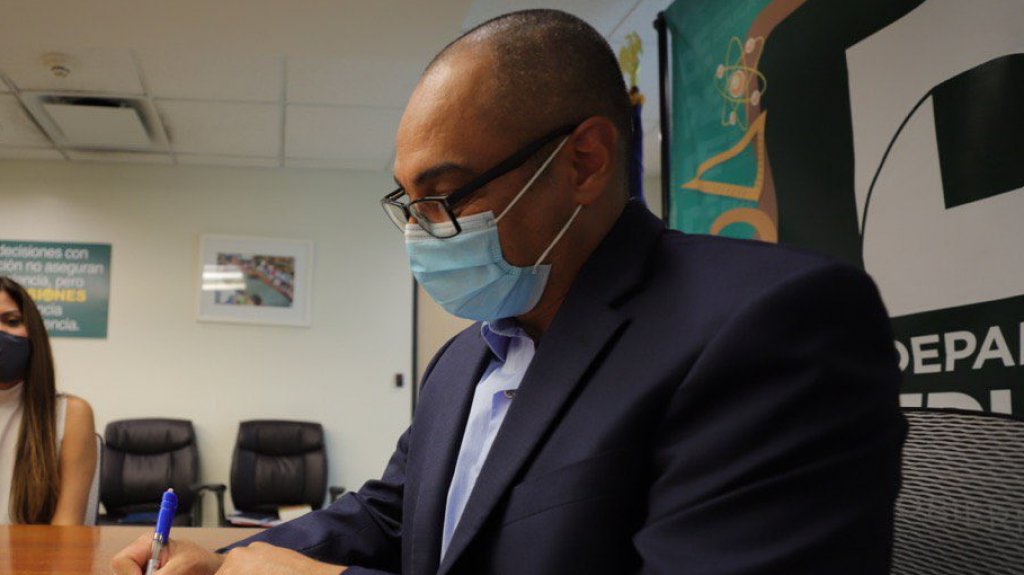  Educaci&oacute;n establece registro de asistencia para maestros y personal autorizado al teletrabajo 