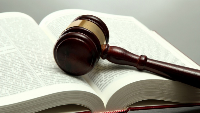 Cargos contra joven que rompiÃ³ botella de Vino a su padre en la cabeza