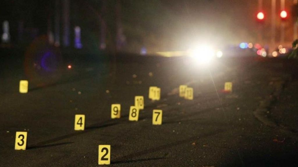  Dos muertos y un menor herido durante tiroteo anoche frente a negocio de Puerto Nuevo 