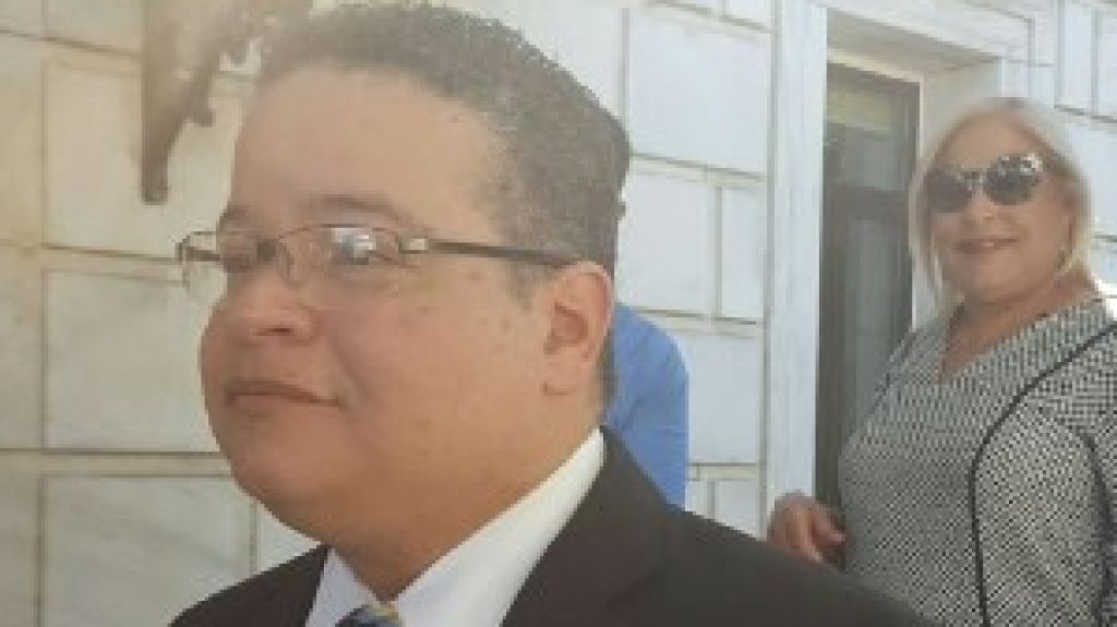  Presidente del Colegio de M&eacute;dicos Cirujanos dice Vel&aacute;zquez Pi&ntilde;ol era el que dictaba la agenda en ASES 