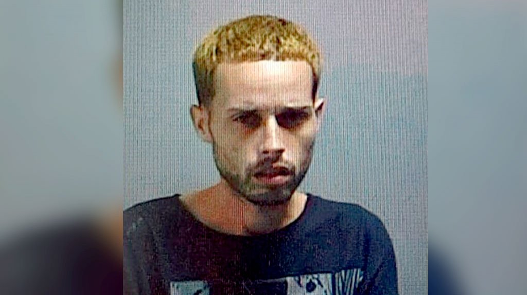  Arrestan a uno de los 10 m&aacute;s buscados del &aacute;rea de Aibonito en Comerio 