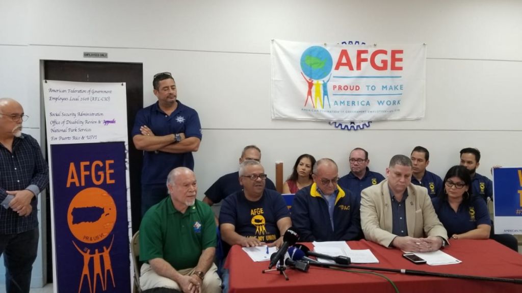  Empleados federales en Puerto Rico denuncian ser rehenes en el tranque por la construcci&oacute;n del muro 