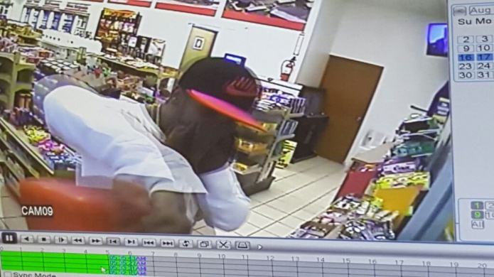 En la cÃ¡rcel hombre que armado de dos cuchillos robo a una mujer en su residencia 