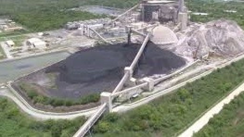  AES alega reglamento federal no permite multas por alegada contaminaci&oacute;n 