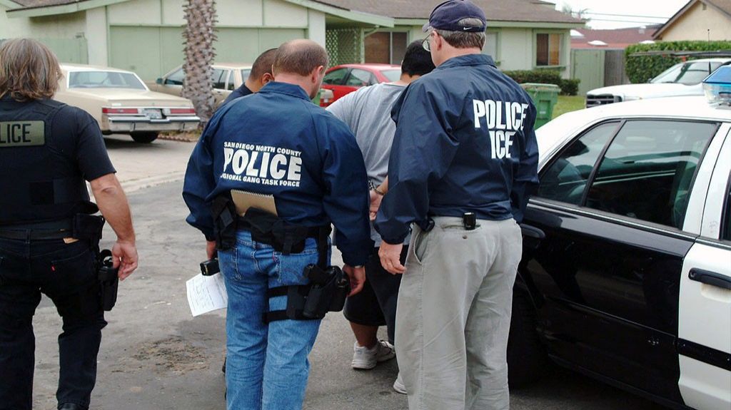  Acusados de asesinato a l&iacute;der y a tres miembros de pandilla latina 