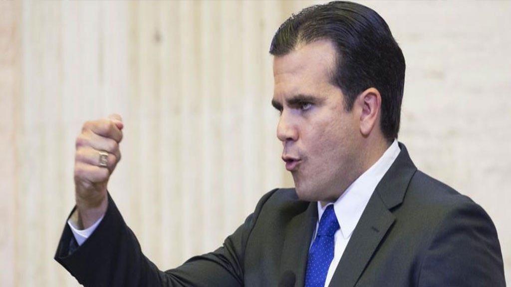  Gobernador anuncia iniciativa que permite donar a la Universidad de Puerto Rico al adquirir marbete 