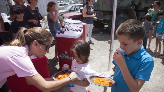 Conagra Brands y Chef Boyardee reparten mÃ¡s de mil platos de comida caliente a comunidades afectadas tras el paso del huracÃ¡n MarÃ­a