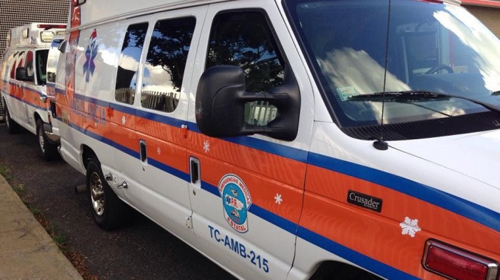  Queda grave peat&oacute;n arrollado por un auto en Isabela 