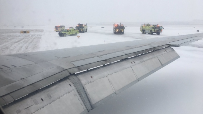 AviÃ³n de Delta se sale de la pista al aterrizar en Detroit