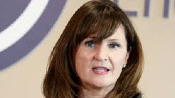 Jubilados de la AEE molestos por renovaciÃ³n del contrato de Lisa Donahue y la compaÃ±Ã­a Alix Partners
