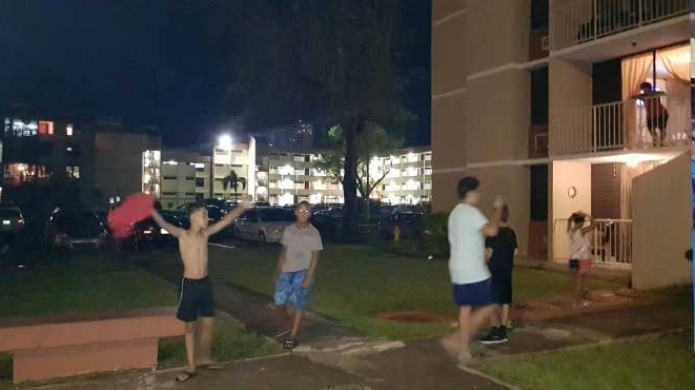 Video: Noche de celebraciÃ³n en comunidad de San Juan Park al llegar la luz 