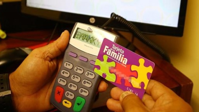 Beneficiarios del PAN podrÃ­an acudir a restaurantes de comida rÃ¡pida y pagar con la tarjeta de la familia 