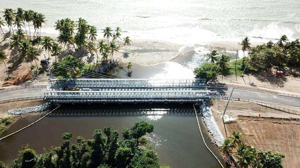  Abren al tr&aacute;nsito puente modular sobre el R&iacute;o Santiago en la PR-3 en el municipio de Naguabo 