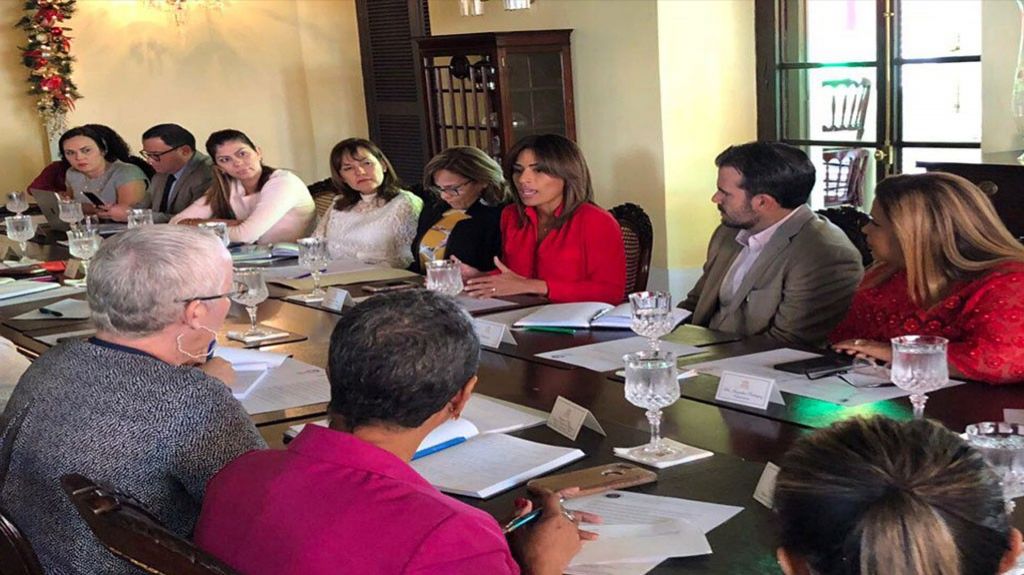  Procuradora de Mujeres cataloga como "productiva y positiva" reuni&oacute;n con Gobernador y otros sectores para atender problem&aacute;tica de violencia de g&eacute;nero 