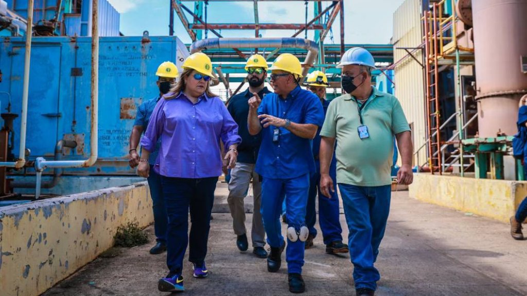  Comisionada residente visita Salinas y Santa Isabel 