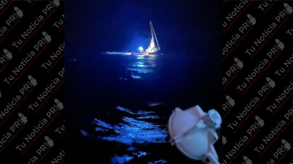  Tripulaciones de la Guardia Costera rescatan a 1 ruso, 1 kazajo y 4 uzbekos de un velero en peligro cerca de Puerto Rico 