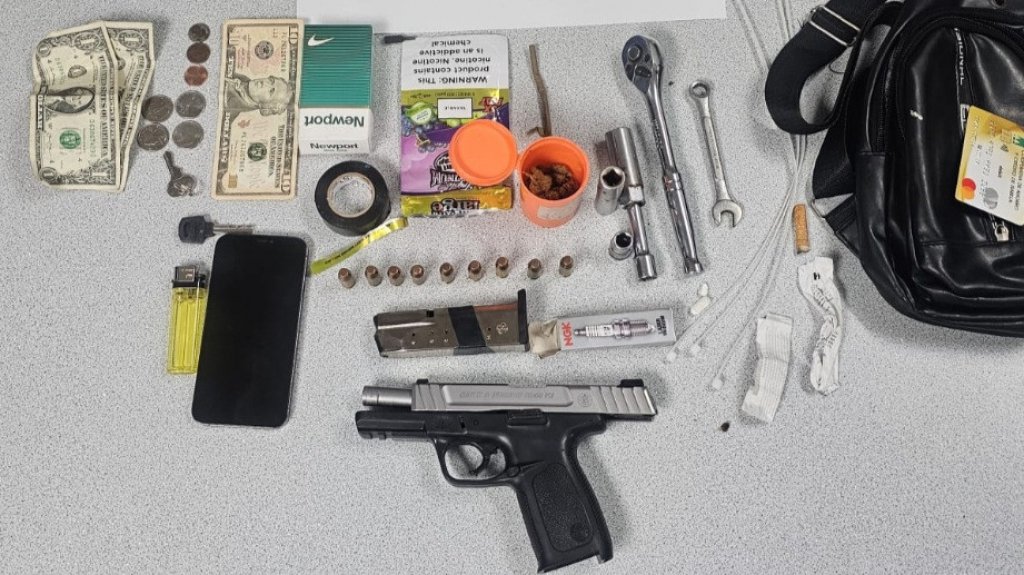  Municipales de Barceloneta arrestan conductor de motora con una pistola y marihuana 