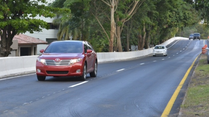 ABREN CARRILES PUENTE DEL EXPRESO BALDORIOTY SOBRE LA AVENIDA ROBERTO H. TODD HACIA EL CONDADO