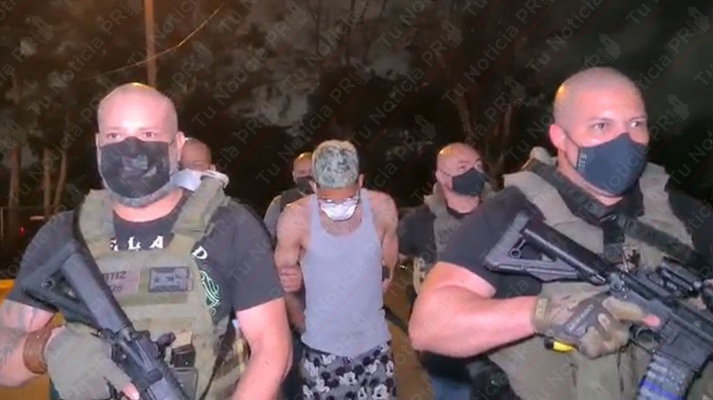  Video: Arrestan en Caguas a hombre que violent&oacute; probatoria federal 