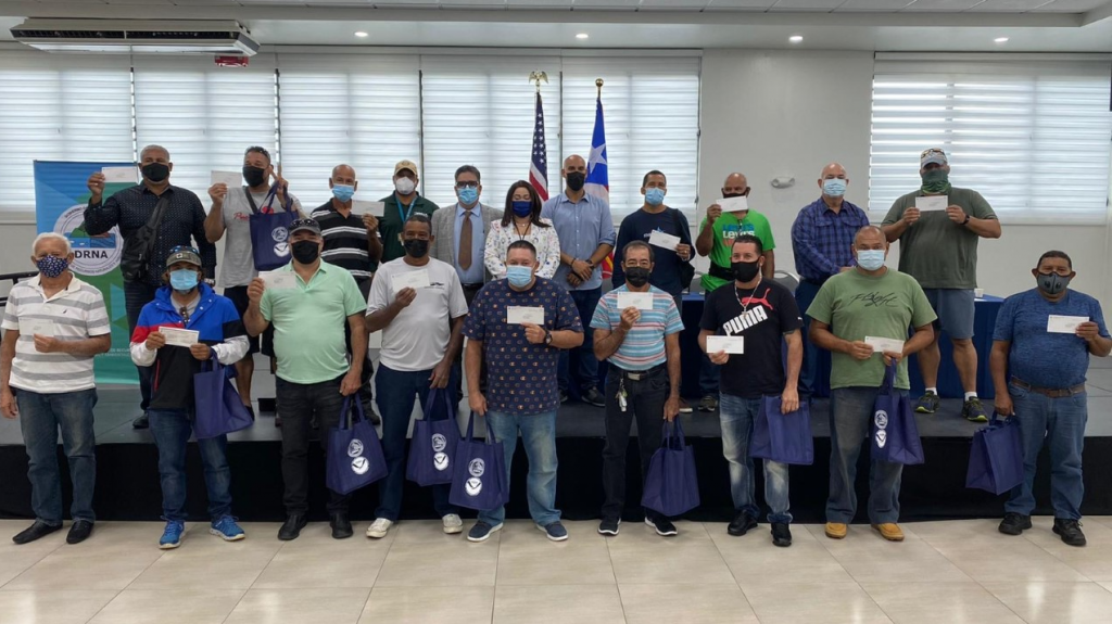  Pescadores reciben ayudas econ&oacute;micas federales 