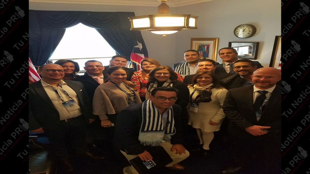  Empresarios puertorriqueños discuten nuevas propuestas de negocios con la comisionada residente 