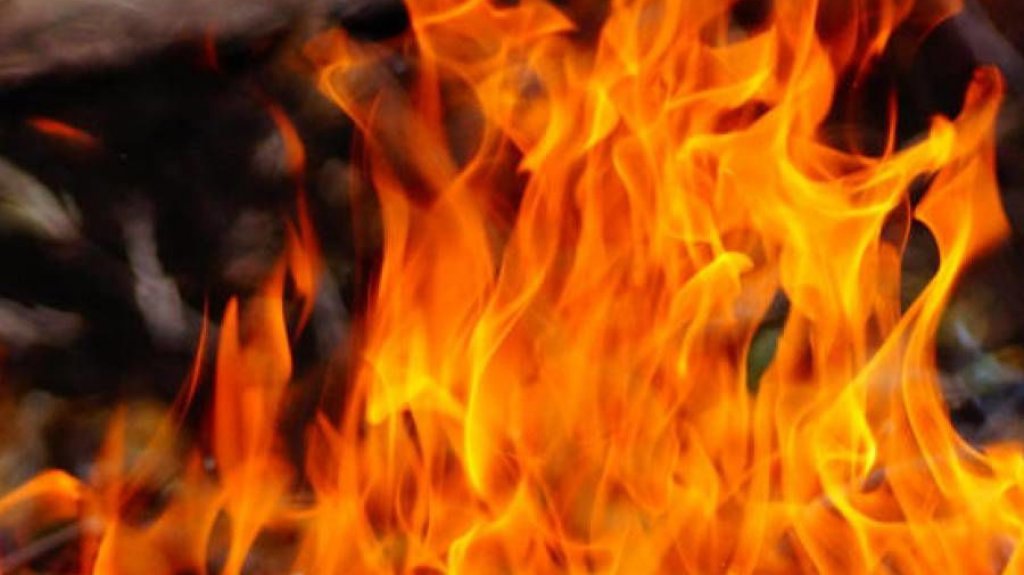  Tres veh&iacute;culos totalmente quemados deja incendio en Morovis 