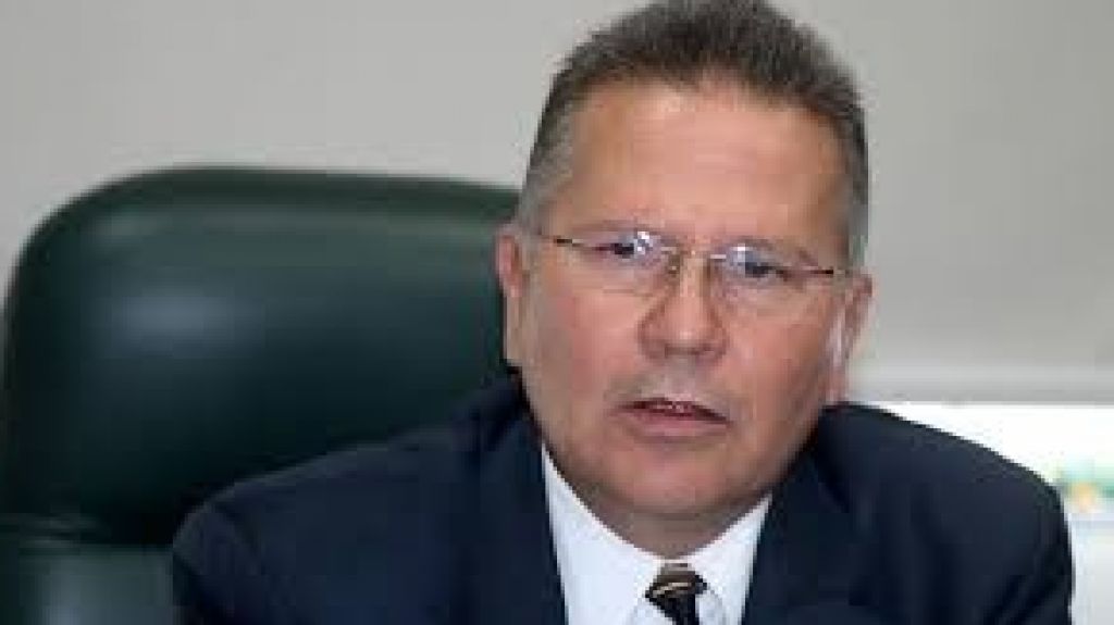  Representante endosa candidatura de Rick Scott al Senado federal 