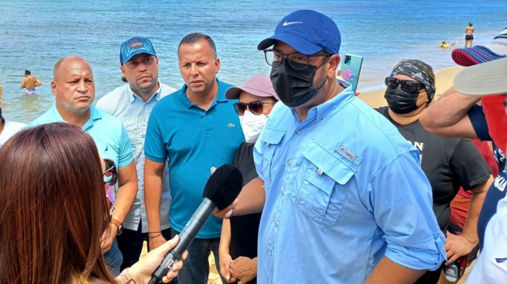  Legisladores del PPD se unen a defensa de recursos ambientales en playa de Rinc&oacute;n 