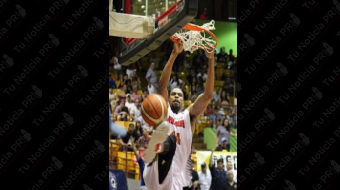 Indios superan por primera vez en la temporada a los Santeros y empatan la serie